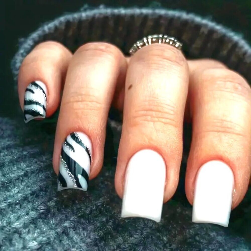 Nails Black White Zebra Stripes 24 Fake Press On Glossy Glitter Glam Reusable
